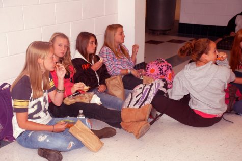 Committee Forms, Brainstorms New Lunch Policies