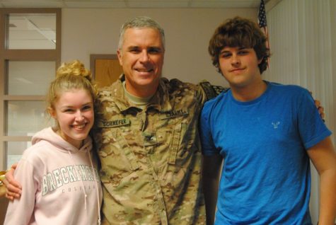 Two Students Welcome Father Home After Six Month Tour on Surgical Team in Afghanistan