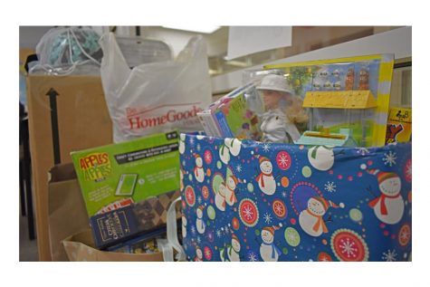 Students Volunteer for Holiday Season