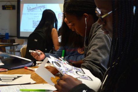 Students complete an icebreaker activity during the second weekly RockVillage advisory class. Future meetings will focus less on academics and instead, activities such as mindfulness.